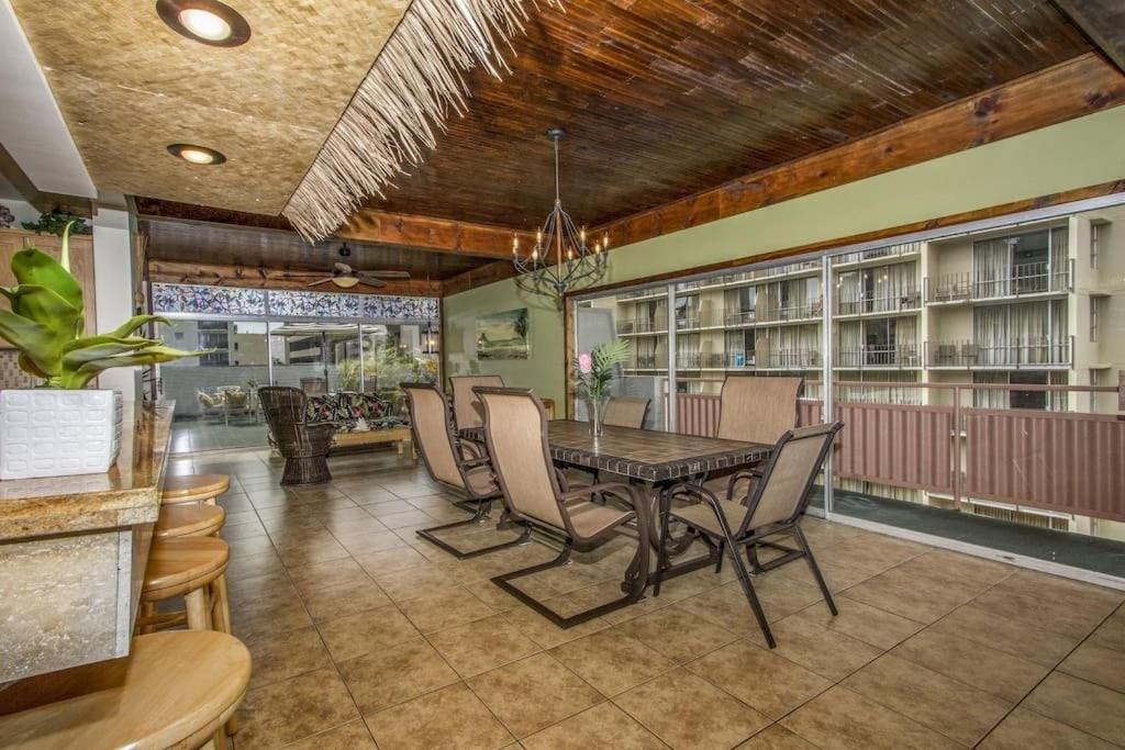 ホノルル Hawaiian Kingアパートホテル エクステリア 写真