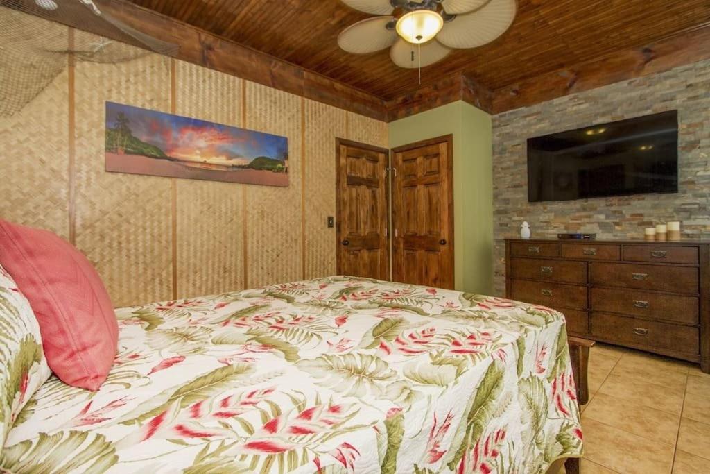 ホノルル Hawaiian Kingアパートホテル エクステリア 写真