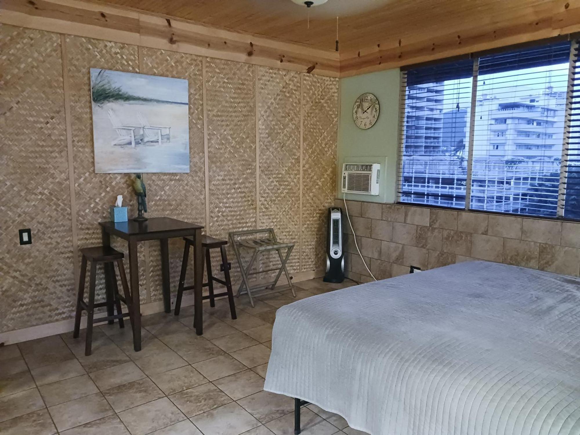 ホノルル Hawaiian Kingアパートホテル 部屋 写真