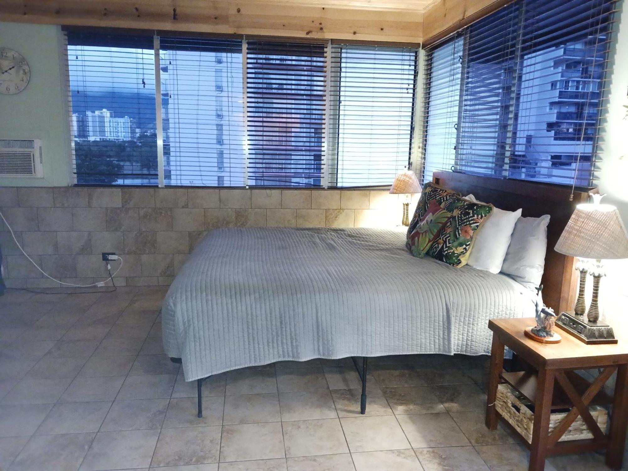 ホノルル Hawaiian Kingアパートホテル 部屋 写真